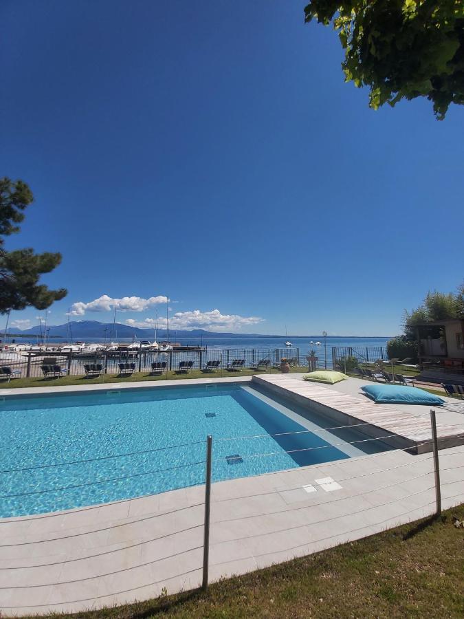 Villaggio Turistico Dei Tigli Паденге-суль-Гарда Екстер'єр фото