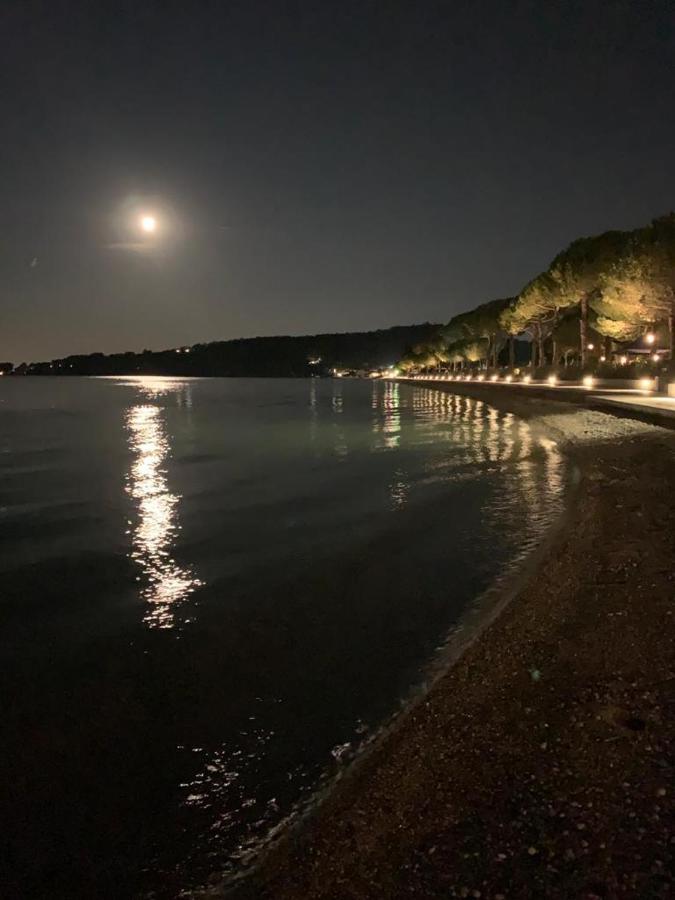 Villaggio Turistico Dei Tigli Паденге-суль-Гарда Екстер'єр фото