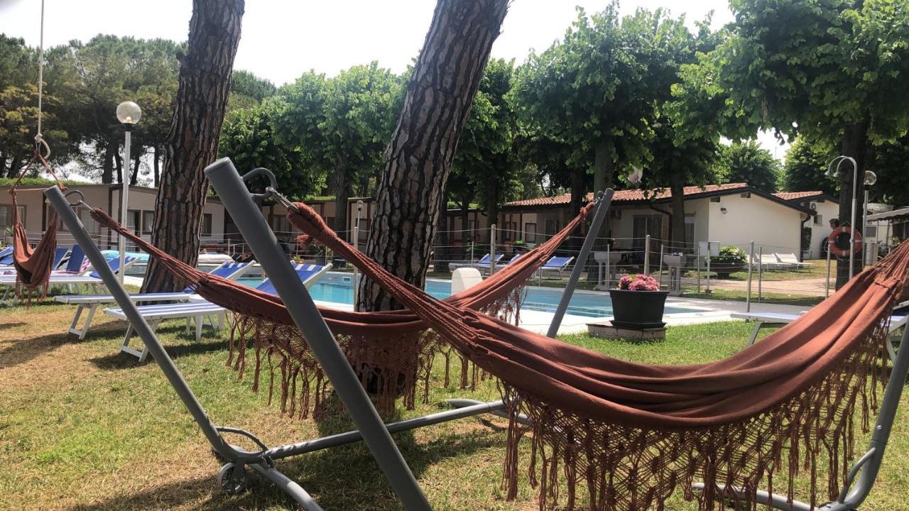 Villaggio Turistico Dei Tigli Паденге-суль-Гарда Екстер'єр фото